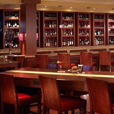 מלון Wyndham Cleveland Airport מסעדה תמונה