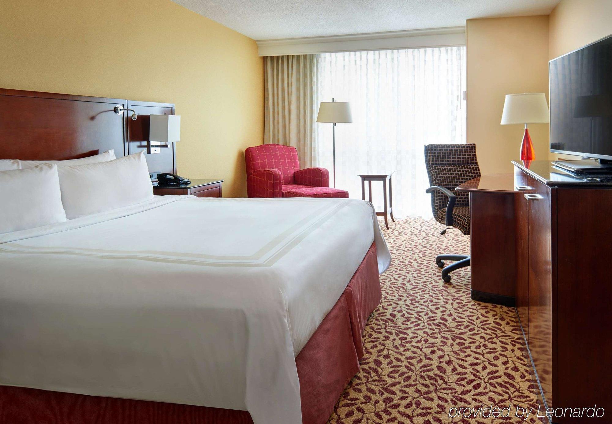 מלון Wyndham Cleveland Airport מראה חיצוני תמונה
