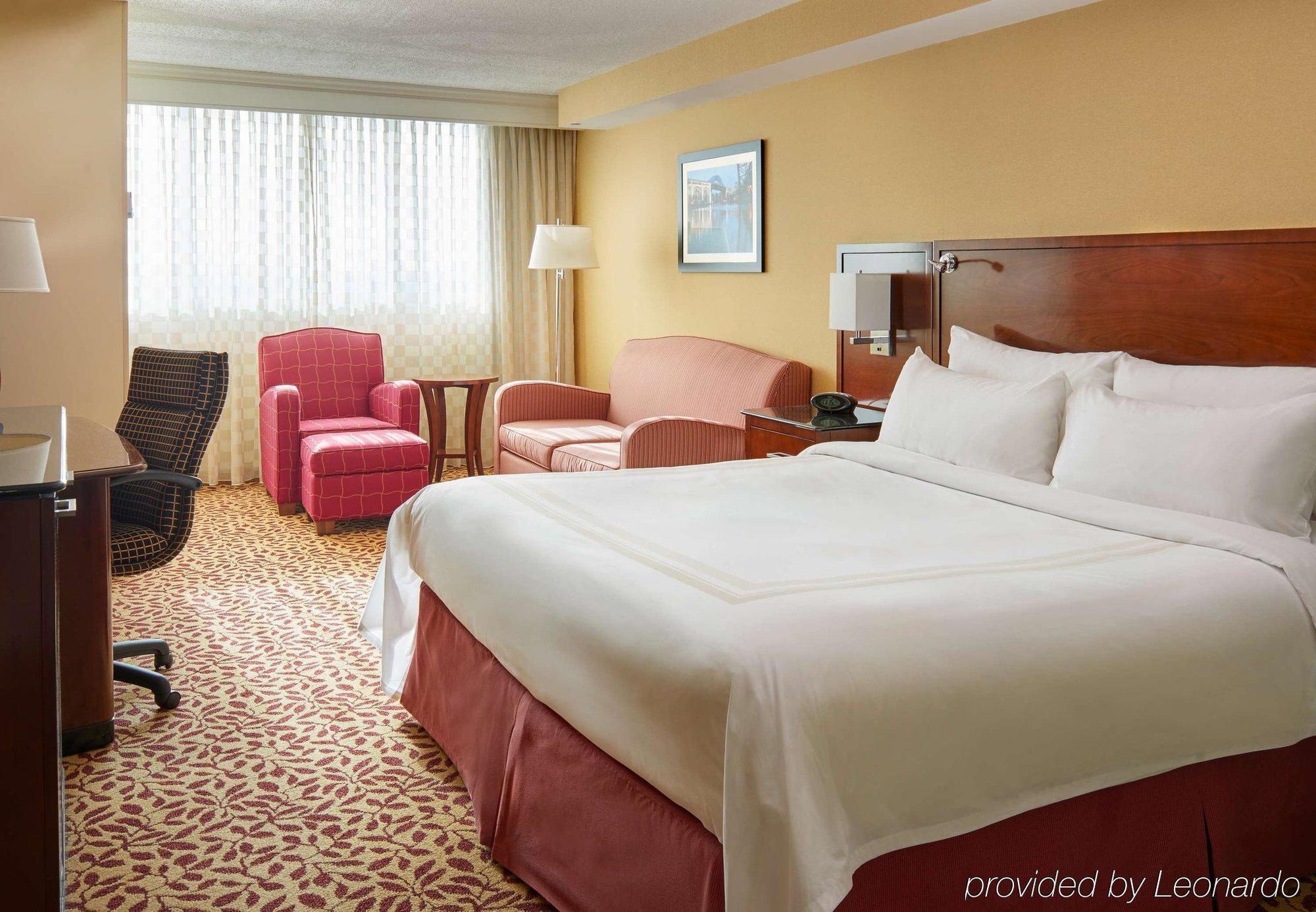 מלון Wyndham Cleveland Airport מראה חיצוני תמונה
