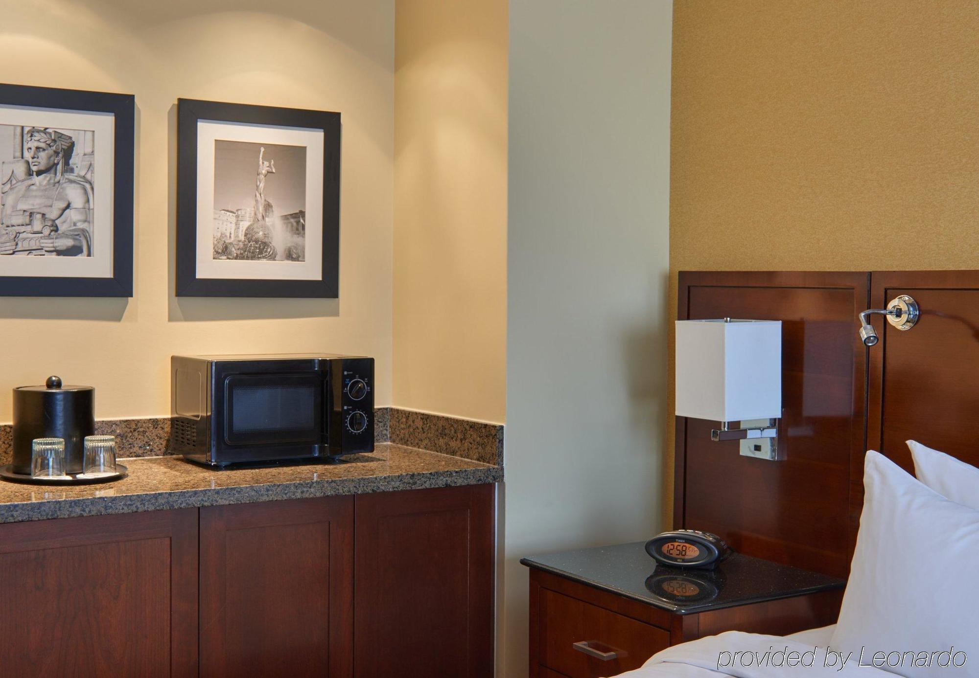 מלון Wyndham Cleveland Airport מראה חיצוני תמונה