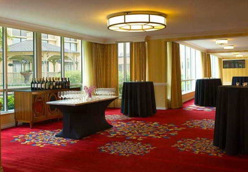 מלון Wyndham Cleveland Airport מראה חיצוני תמונה