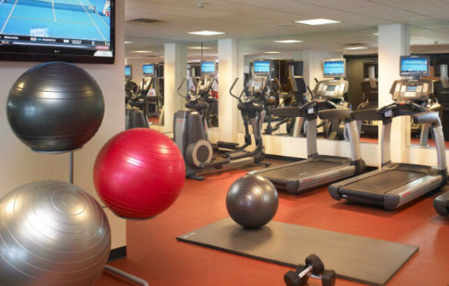 מלון Wyndham Cleveland Airport מתקנים תמונה